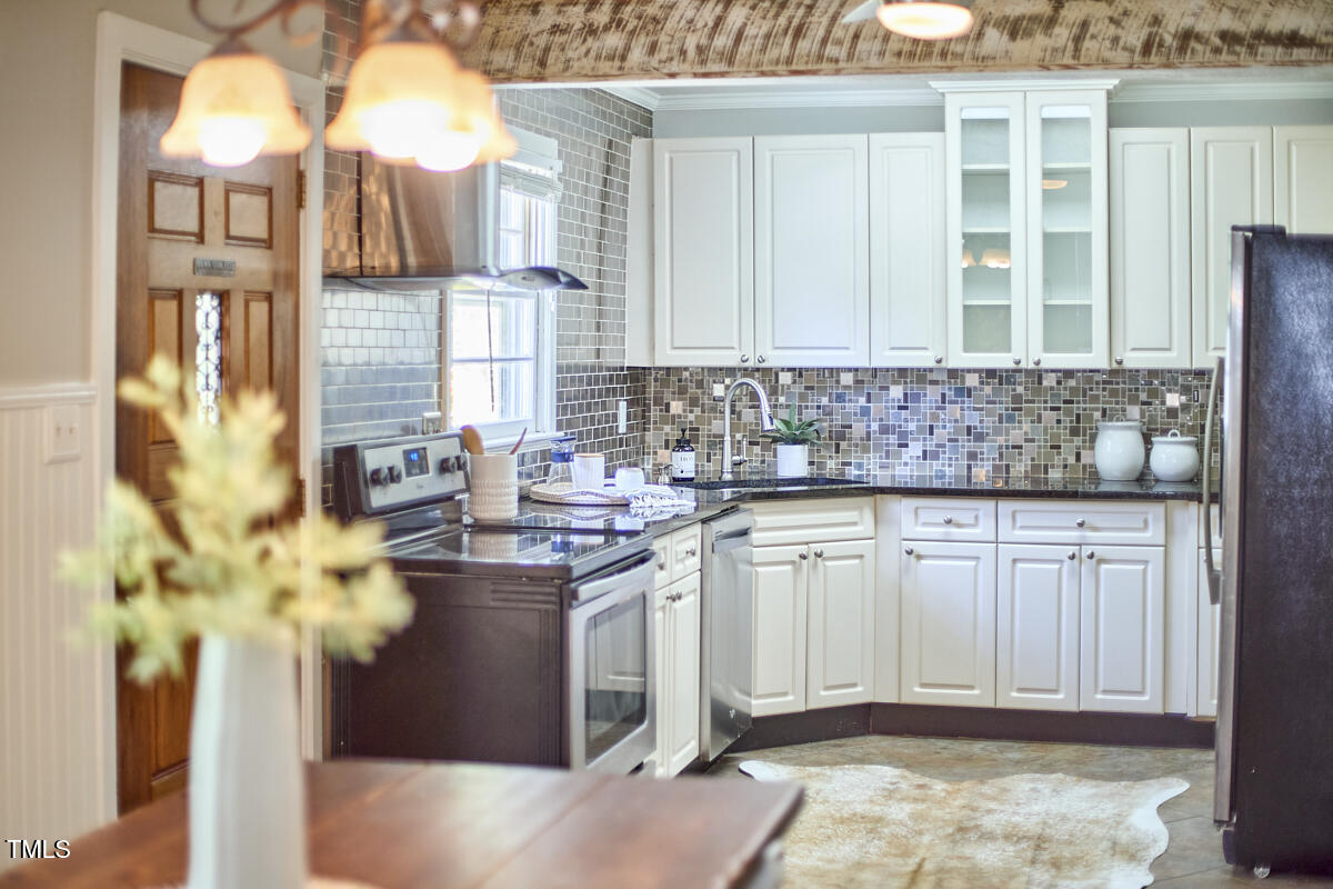 2616 Kirk Road Durham, NC 27705 - Photo 16 of 36 059