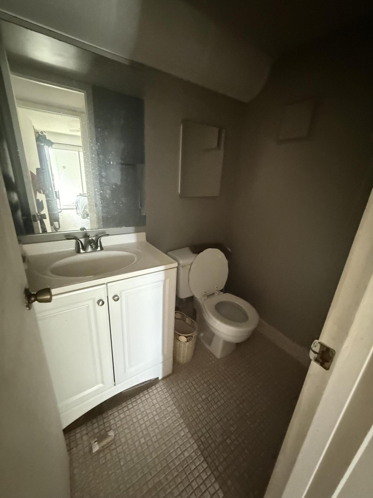 1008 Exeter Boca Raton, FL 33434 - Photo 8 of 9 1008 005