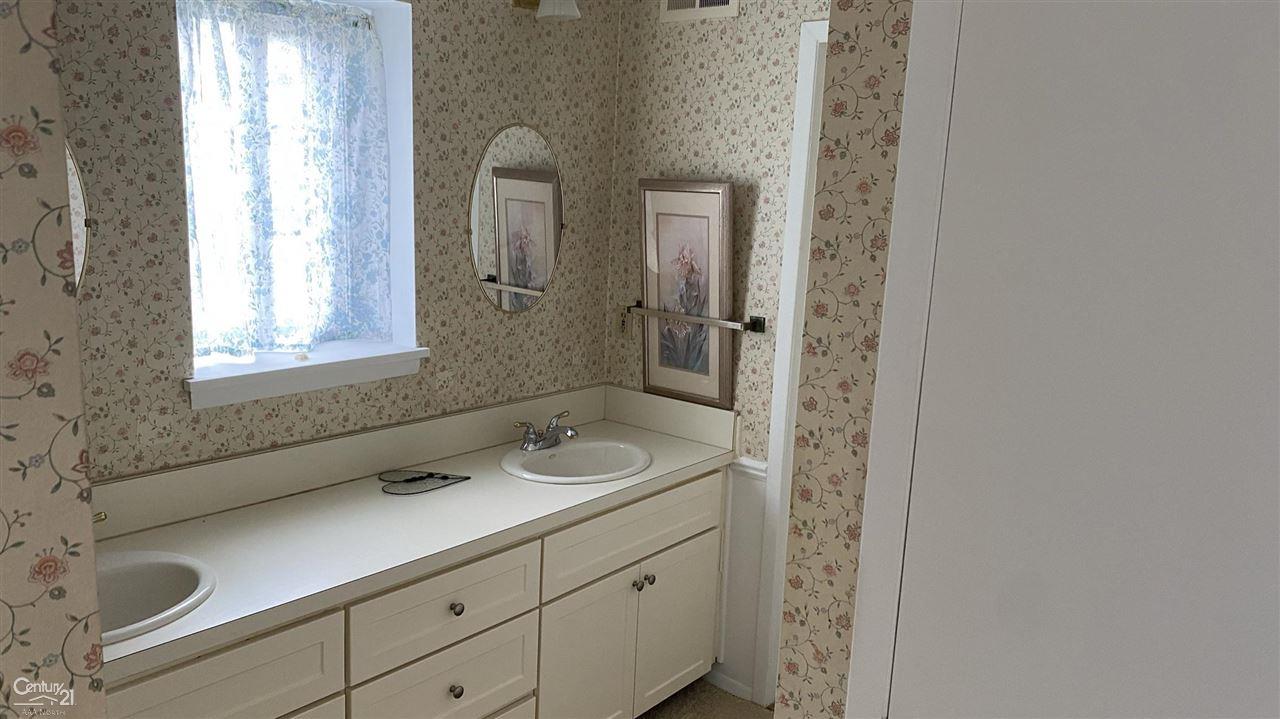 160 Stratford Lane Rochester Hills, MI 48309 - Photo 27 of 54
