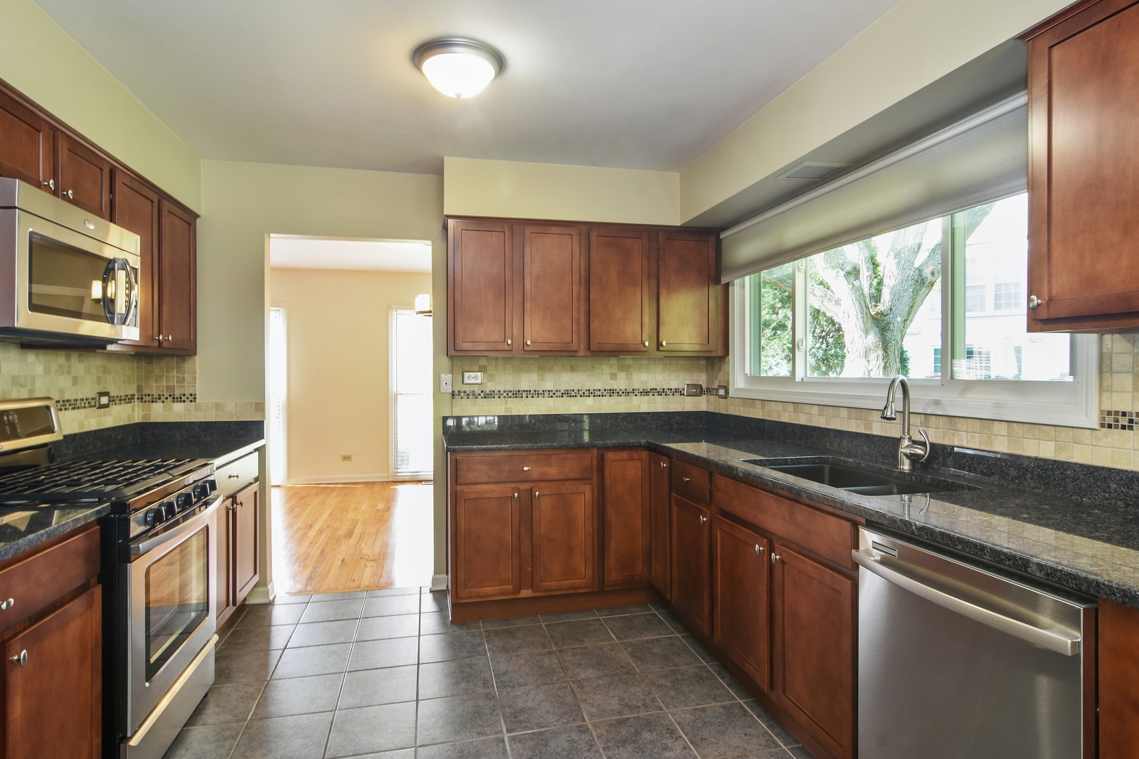 2 Black Twig Road Rolling Meadows, IL 60008 - Photo 8 of 24