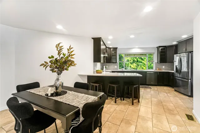 $899,000 | 9504 Southwest Caulfield Lane, Port Orchard, WA 98367