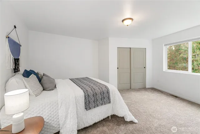 $899,000 | 9504 Southwest Caulfield Lane, Port Orchard, WA 98367