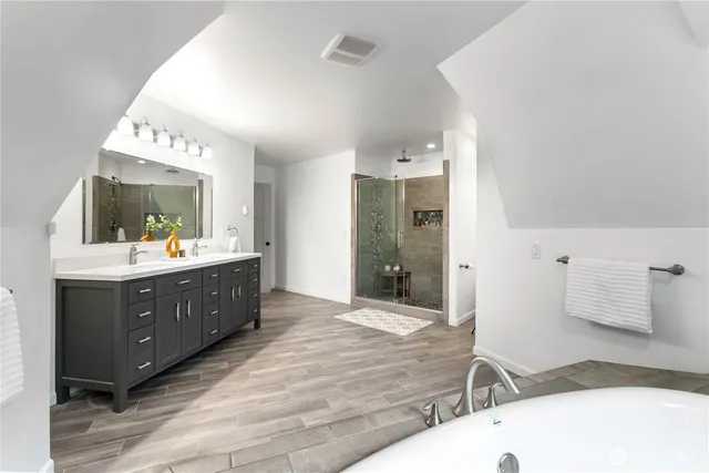 $899,000 | 9504 Southwest Caulfield Lane, Port Orchard, WA 98367