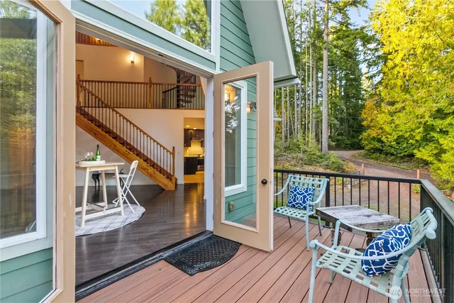 $899,000 | 9504 Southwest Caulfield Lane, Port Orchard, WA 98367