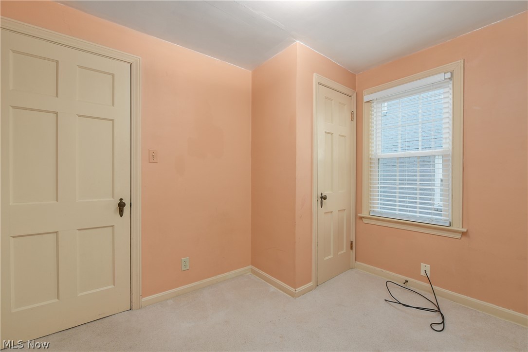1148 Pennfield Road Cleveland, OH 44121 - Photo 18 of 32