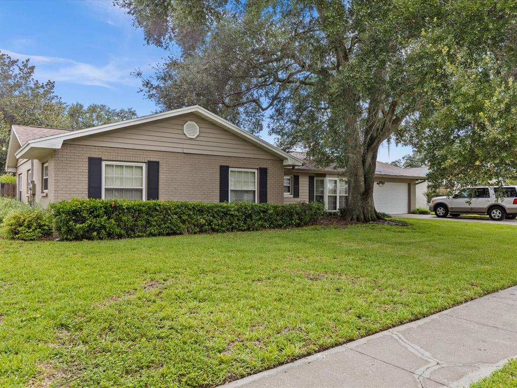 1806 Cherry Ridge Lane Brandon, FL 33511 - Photo 3 of 45 Gallery Image 3