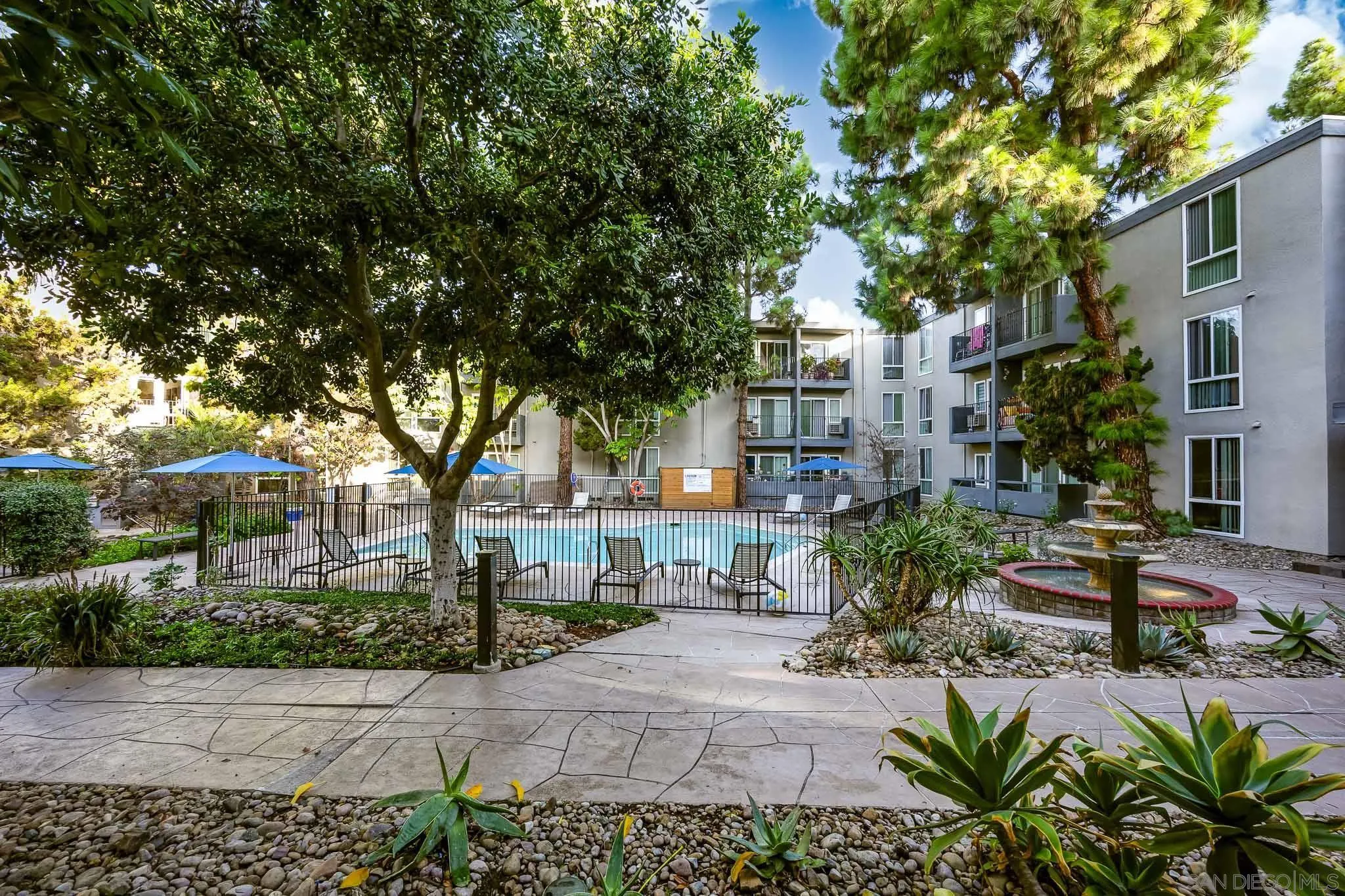 4860 Rolando Court, Unit 52 San Diego, CA 92115 - Photo 3 of 26