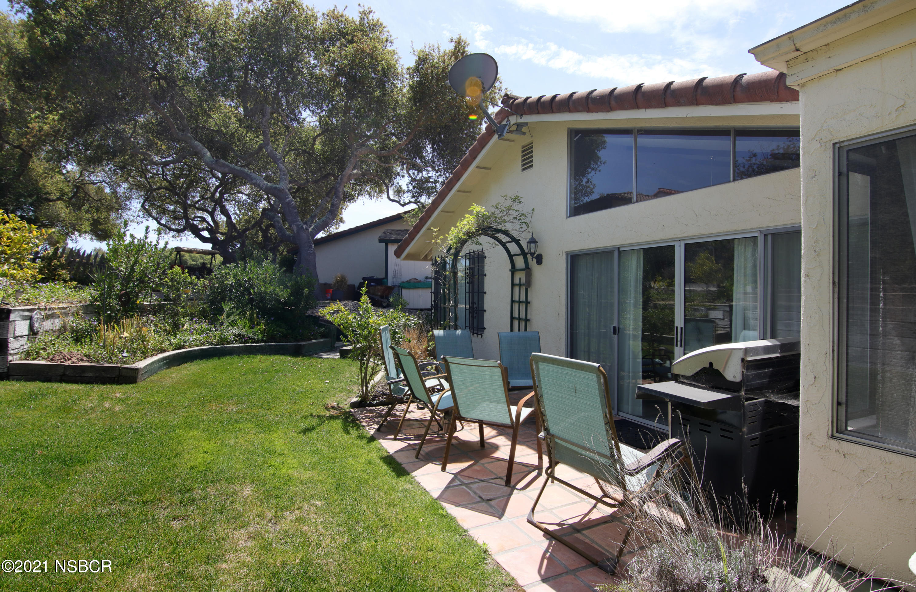 4137 Oakwood Road Lompoc, CA 93436 - Photo 19 of 22 4731Oakwoodbackyard2