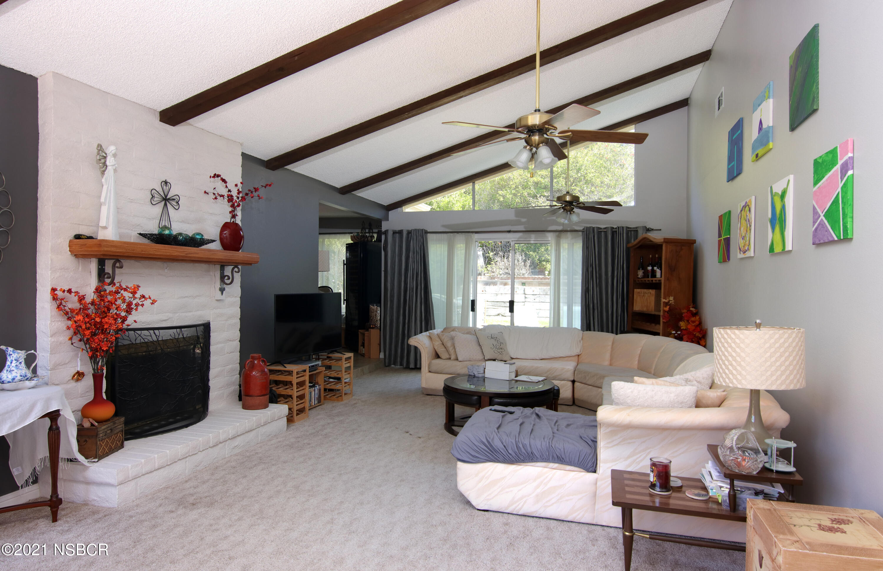 4137 Oakwood Road Lompoc, CA 93436 - Photo 4 of 22 4731Oakwoodlivingroon1