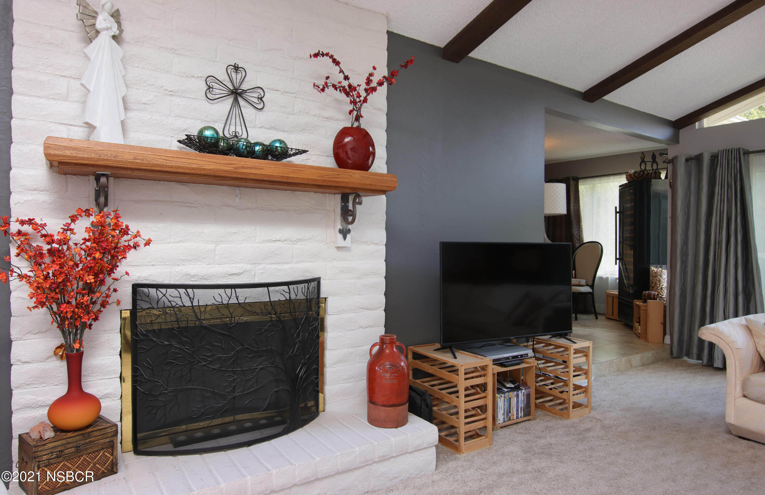 4137 Oakwood Road Lompoc, CA 93436 - Photo 7 of 22 4731Oakwoodfireplace1