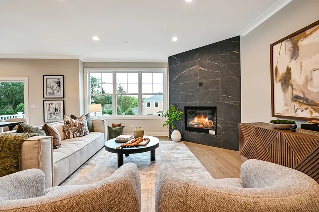 $980,000 | 131 Harding Avenue, Glen Ellyn, IL 60137