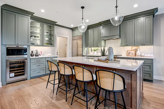 $980,000 | 131 Harding Avenue, Glen Ellyn, IL 60137