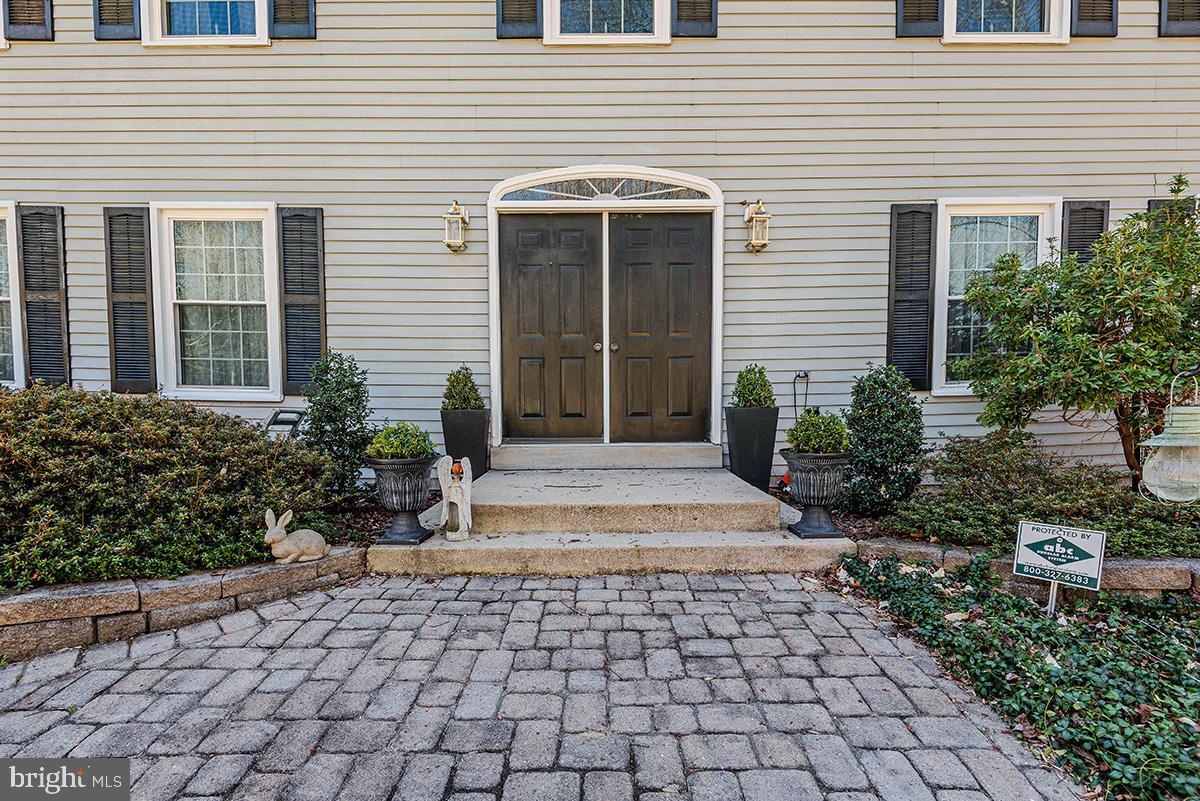 213 King James Road Upper Marlboro, MD 20774 - Photo 5 of 41 Enter through the lovely double doors.