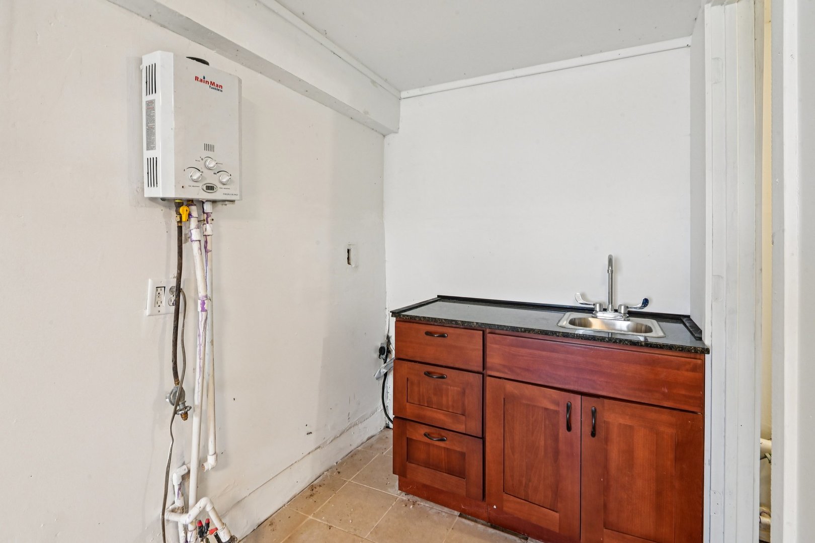 1326 Nippersink Drive Spring Grove, IL 60081 - Photo 6 of 12 a room with closet