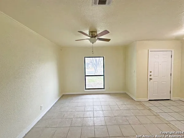 $1,650 | 8707 Glen Bluff, San Antonio, TX 78239