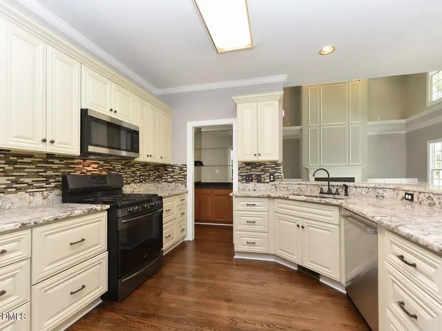 $825,000 | 406 Cricketfield Lane, Cary, NC 27518