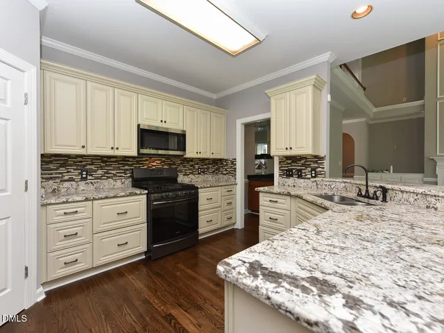 $825,000 | 406 Cricketfield Lane, Cary, NC 27518