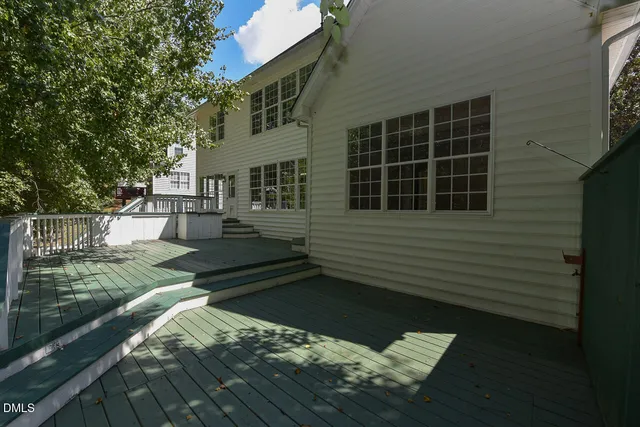 $825,000 | 406 Cricketfield Lane, Cary, NC 27518