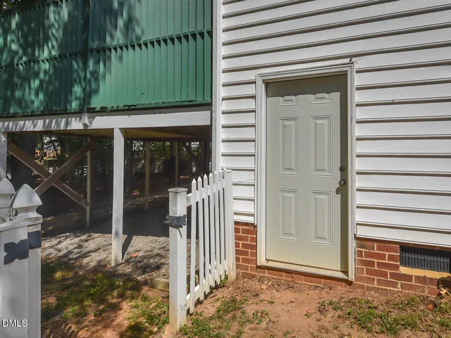 $825,000 | 406 Cricketfield Lane, Cary, NC 27518