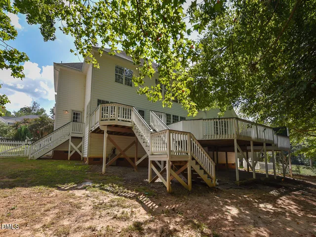 $825,000 | 406 Cricketfield Lane, Cary, NC 27518