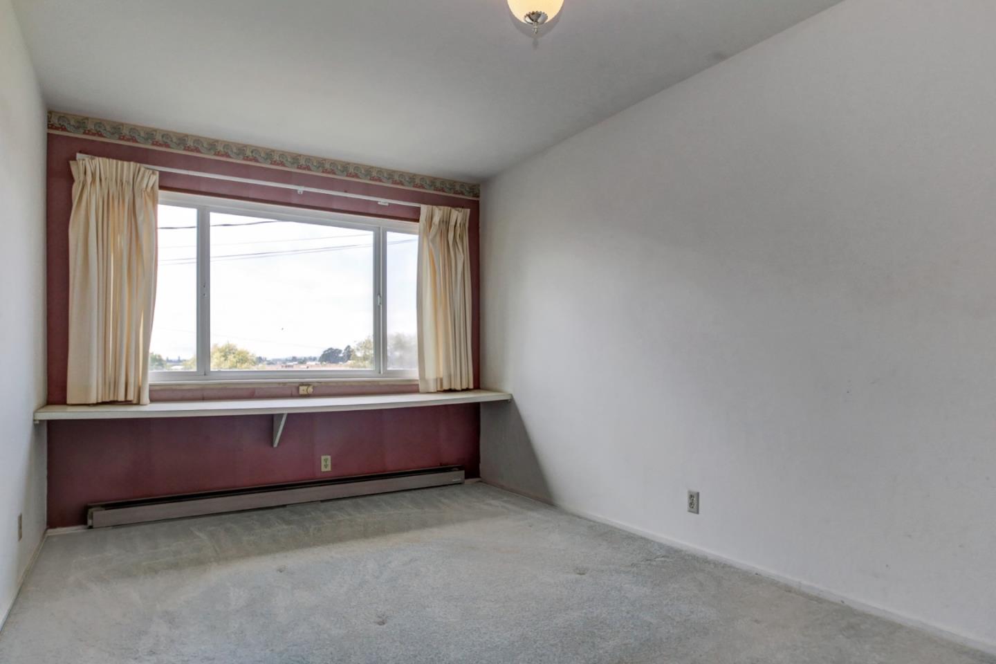 85 Kerr Road Watsonville, CA 95076 - Photo 15 of 29 an empty room with window