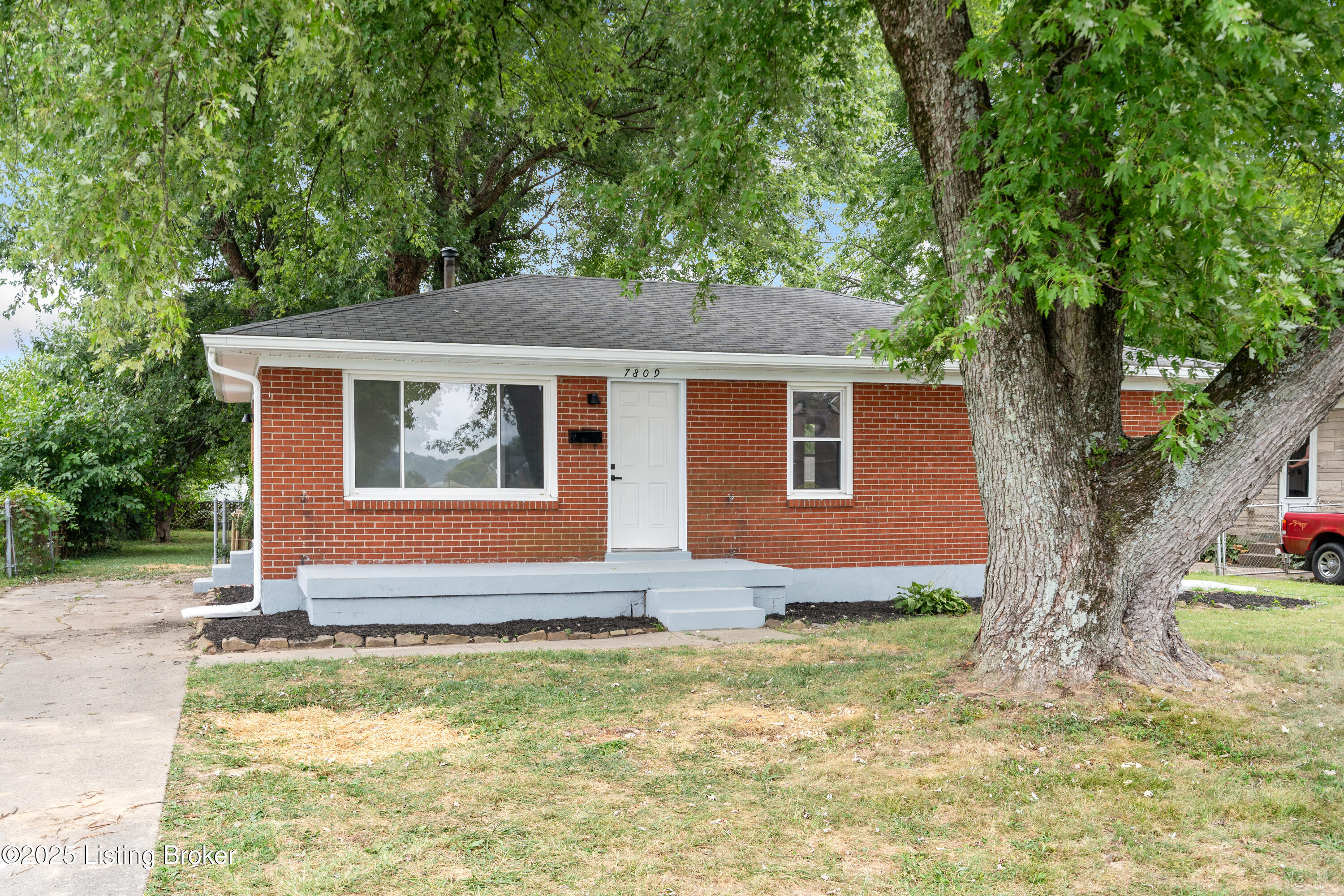 7809 Terry Road Louisville, KY 40258 - Photo 16 of 21 DSC01051