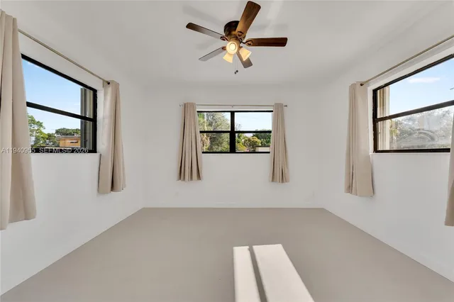 $1,700 | Southwest Lakes, Hallandale Beach, FL 33009