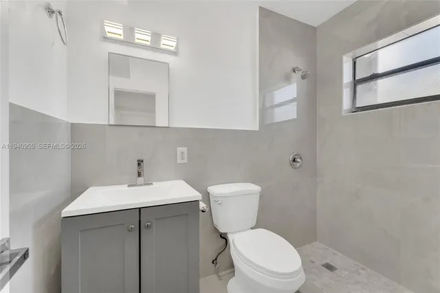 $1,700 | Southwest Lakes, Hallandale Beach, FL 33009