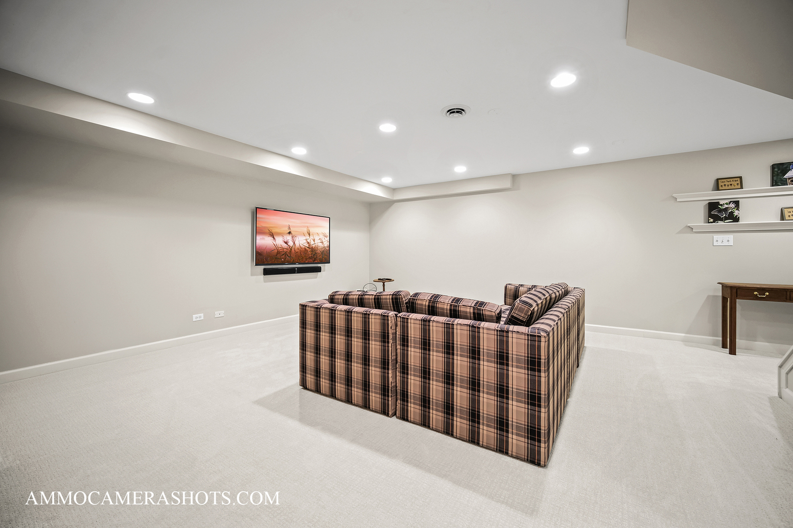1161 Midwest Lane Wheaton, IL 60189 - Photo 28 of 45 a living room with furniture