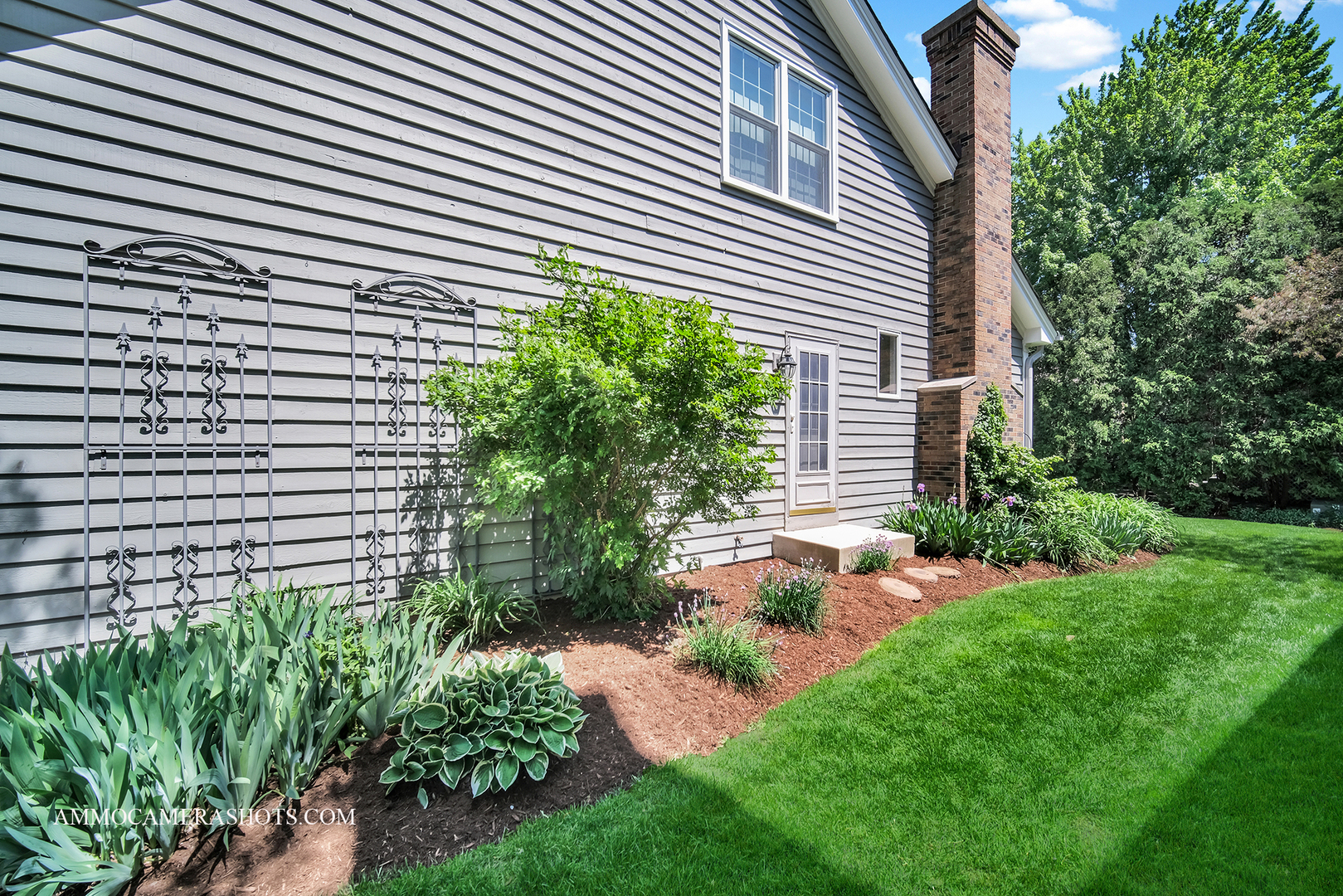 1161 Midwest Lane Wheaton, IL 60189 - Photo 44 of 45 a view of backyard with a garden