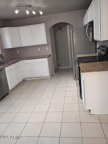 $2,000 | 16538 West Central Street, Surprise, AZ 85388