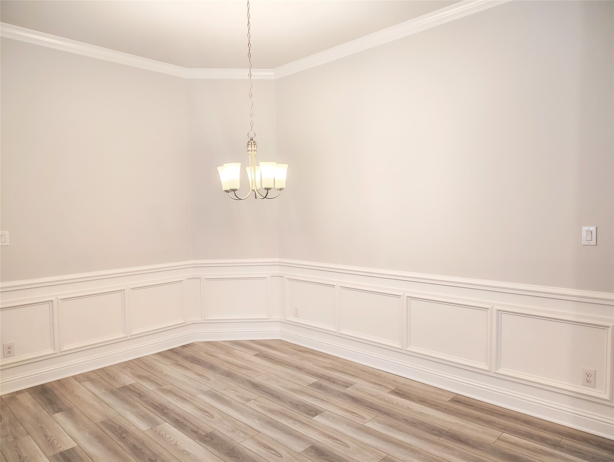 601 Greystone Lane Angleton, TX 77515 - Photo 7 of 31 a view of an empty room with a window