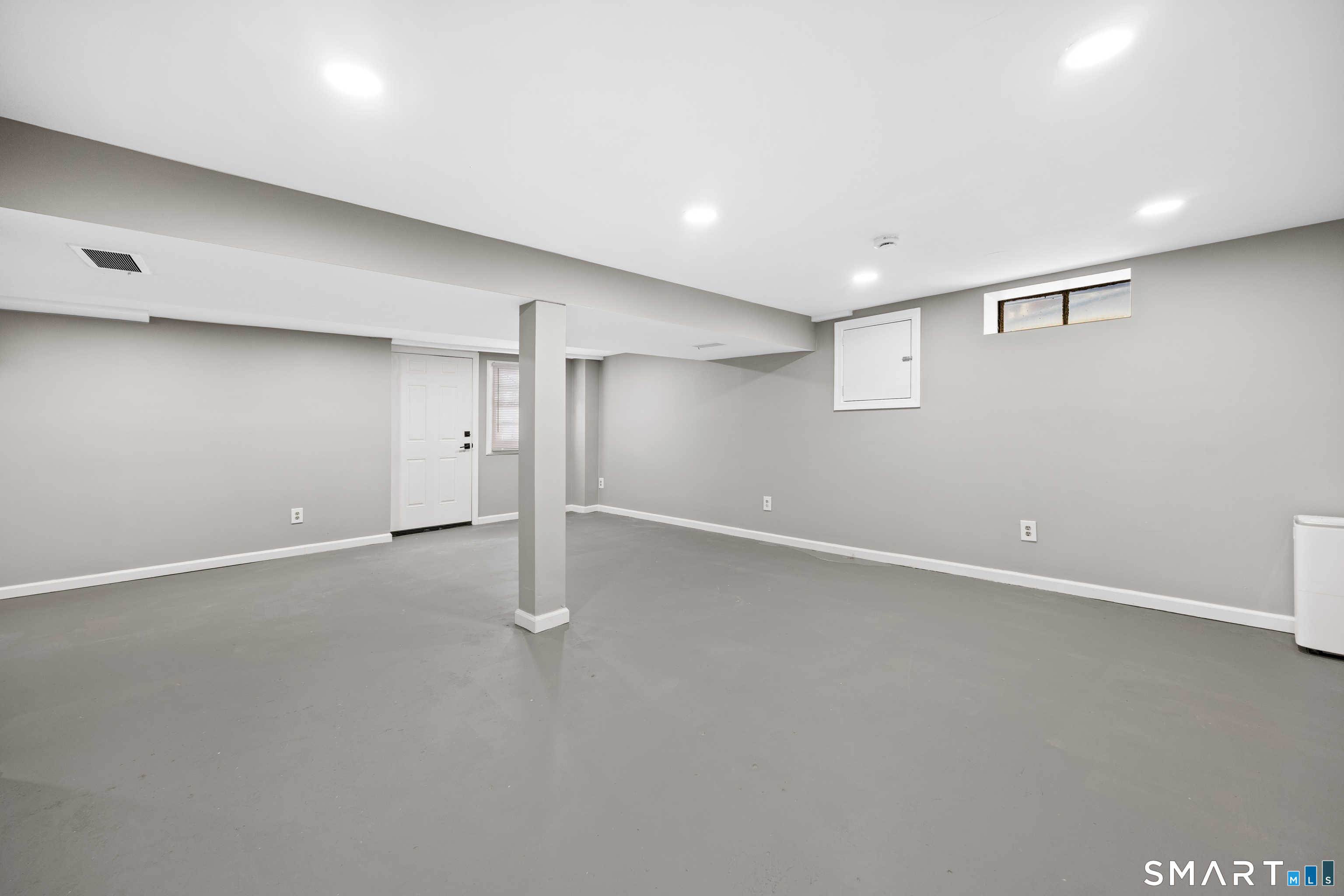 175 Devonwood Drive Waterbury, CT 06708 - Photo 24 of 30 an empty room with an empty space
