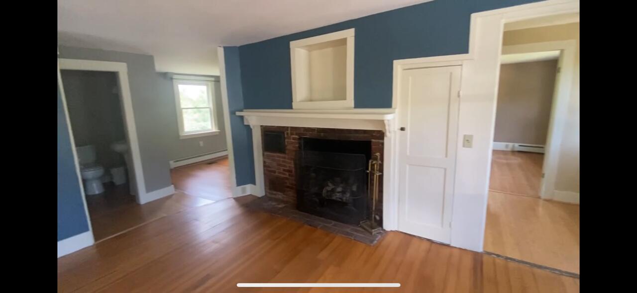 532 Paris Hill Road South Paris, ME 04281 - Photo 16 of 51 lvg showing half bath
