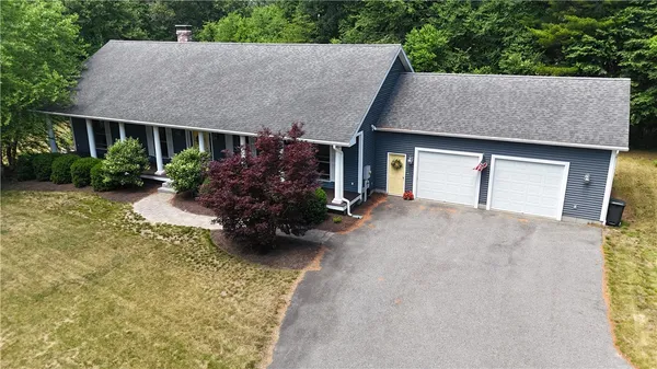 $699,900 | 17 Blackwells Landing, Brooklyn, CT 06234