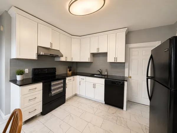 $3,900 | 60 Fiske Street, Unit 2, Waltham, MA 02451