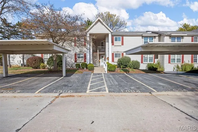 $190,000 | 1006 Sugar Creek Court, Unit 6, St. Peters, MO 63376