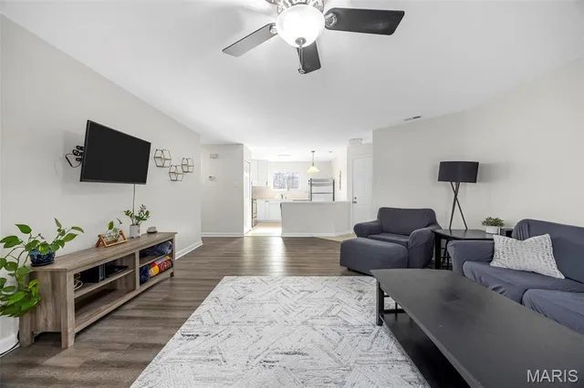 $190,000 | 1006 Sugar Creek Court, Unit 6, St. Peters, MO 63376