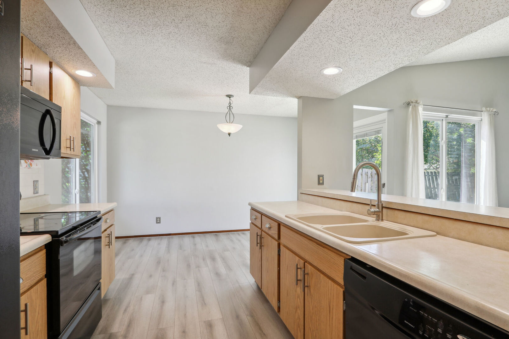 2811 Rachel Road Champaign, IL 61822 - Photo 8 of 33 Gallery Image 8
