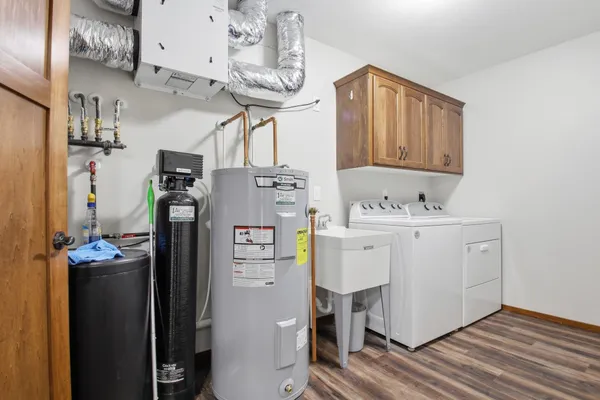 $319,000 | 465 Meadow View Court, Paynesville, MN 56362