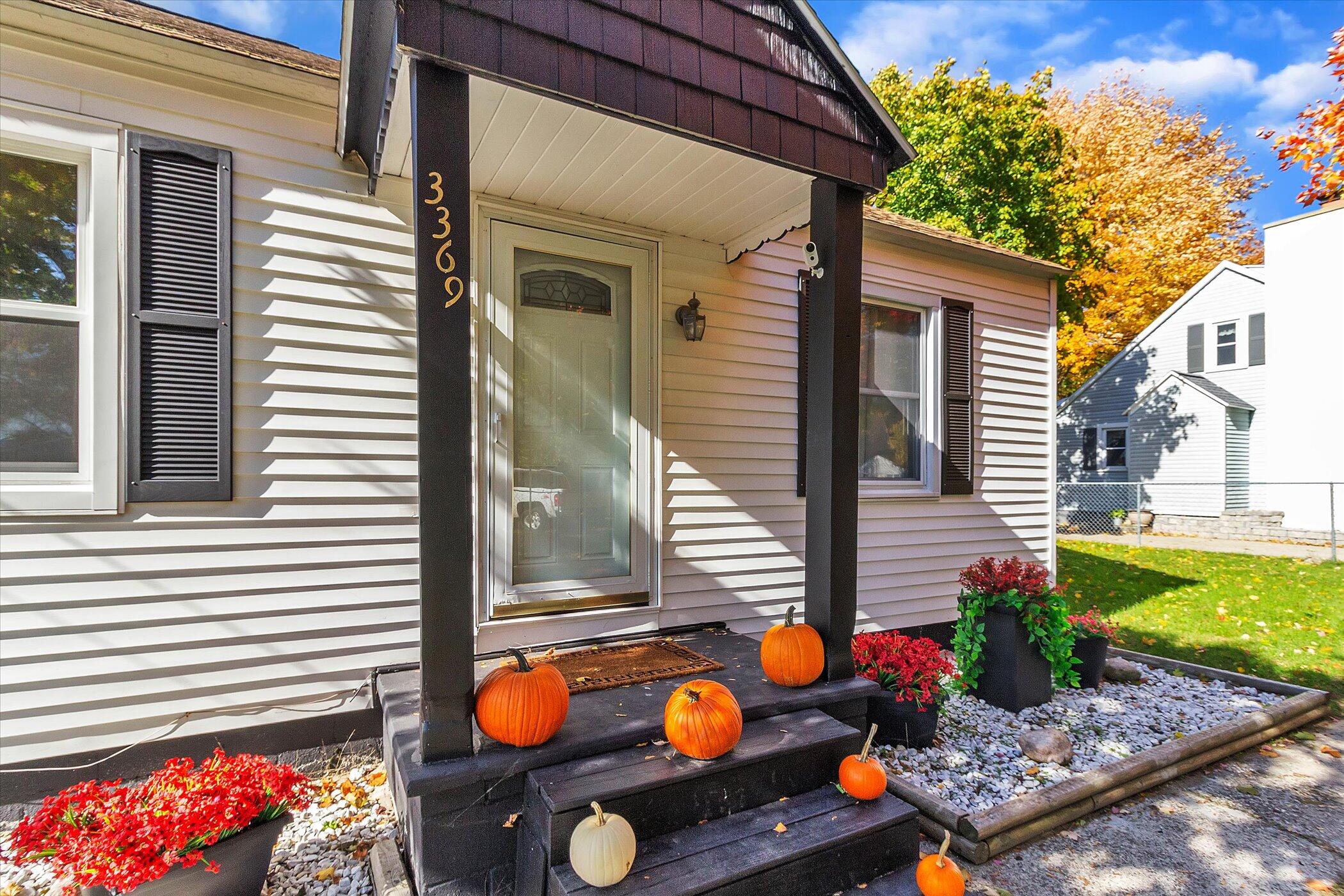 3369 Raffie Street Muskegon, MI 49444 - Photo 5 of 38 05-3369-Raffie-St-WindowStill-Real-Estat