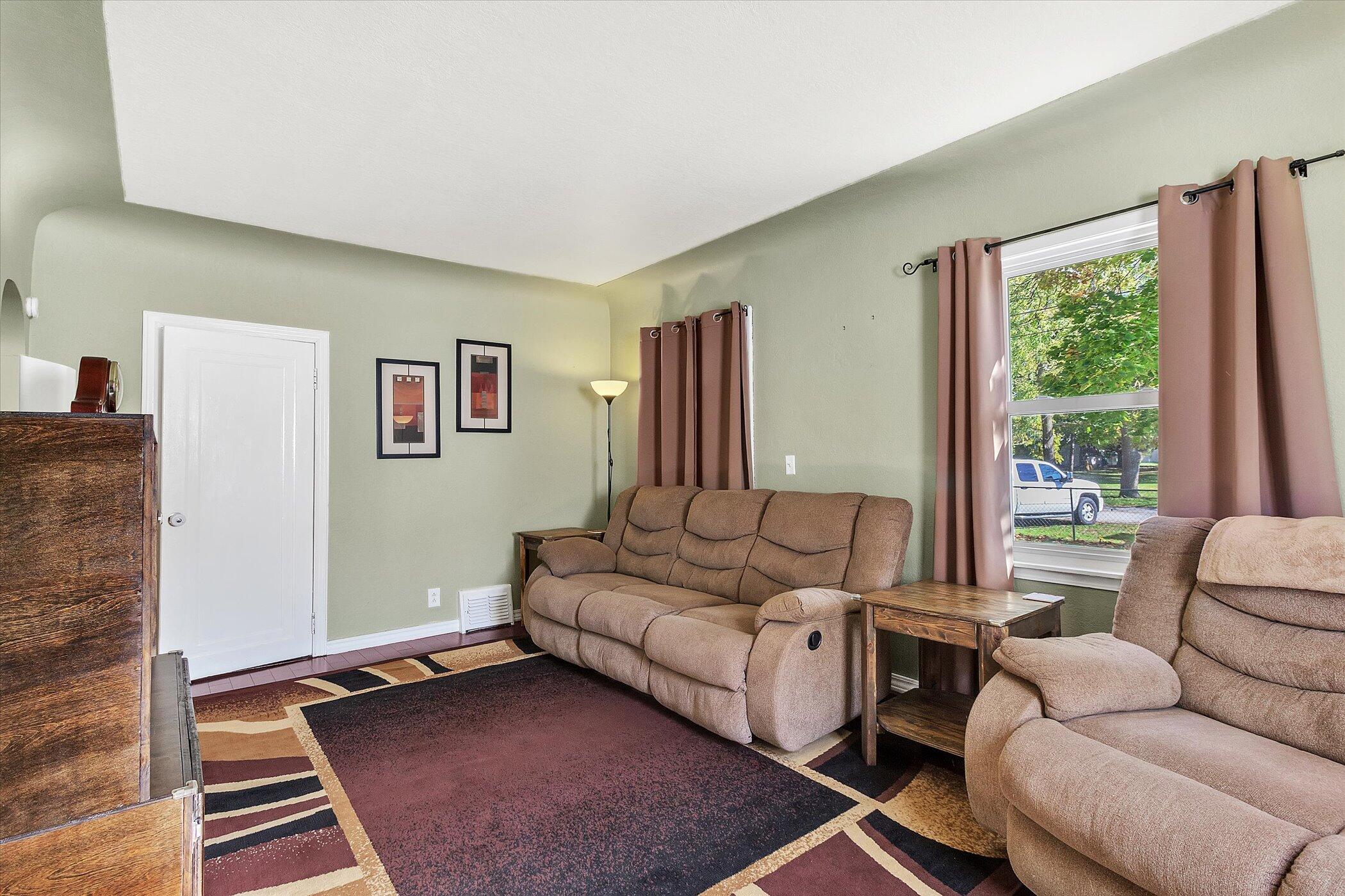 3369 Raffie Street Muskegon, MI 49444 - Photo 8 of 38 08-3369-Raffie-St-WindowStill-Real-Estat