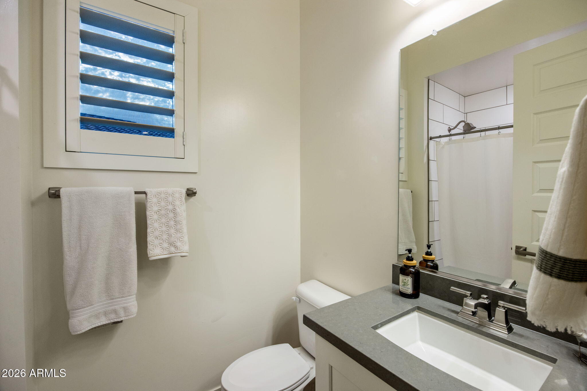 1732 East Gillcrest Road Gilbert, AZ 85298 - Photo 24 of 63 Third En Suite Bath