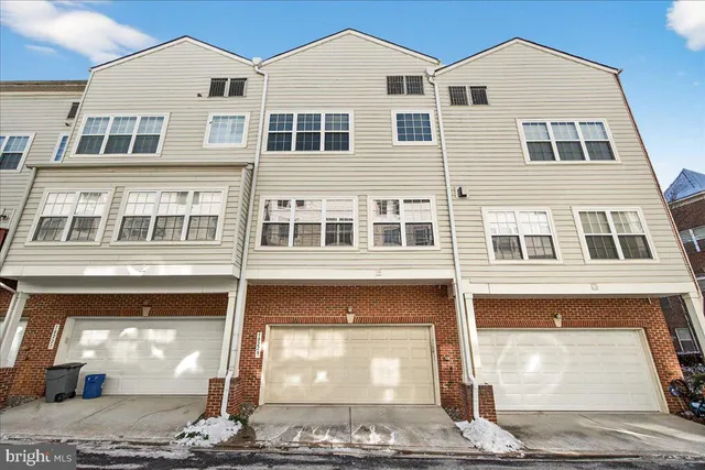 $3,300 | 10229 Rutland Round Road, Unit 35, Columbia, MD 21044