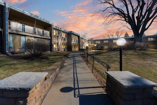 $200,000 | 4380 Brookside Court, Unit 103, Edina, MN 55436