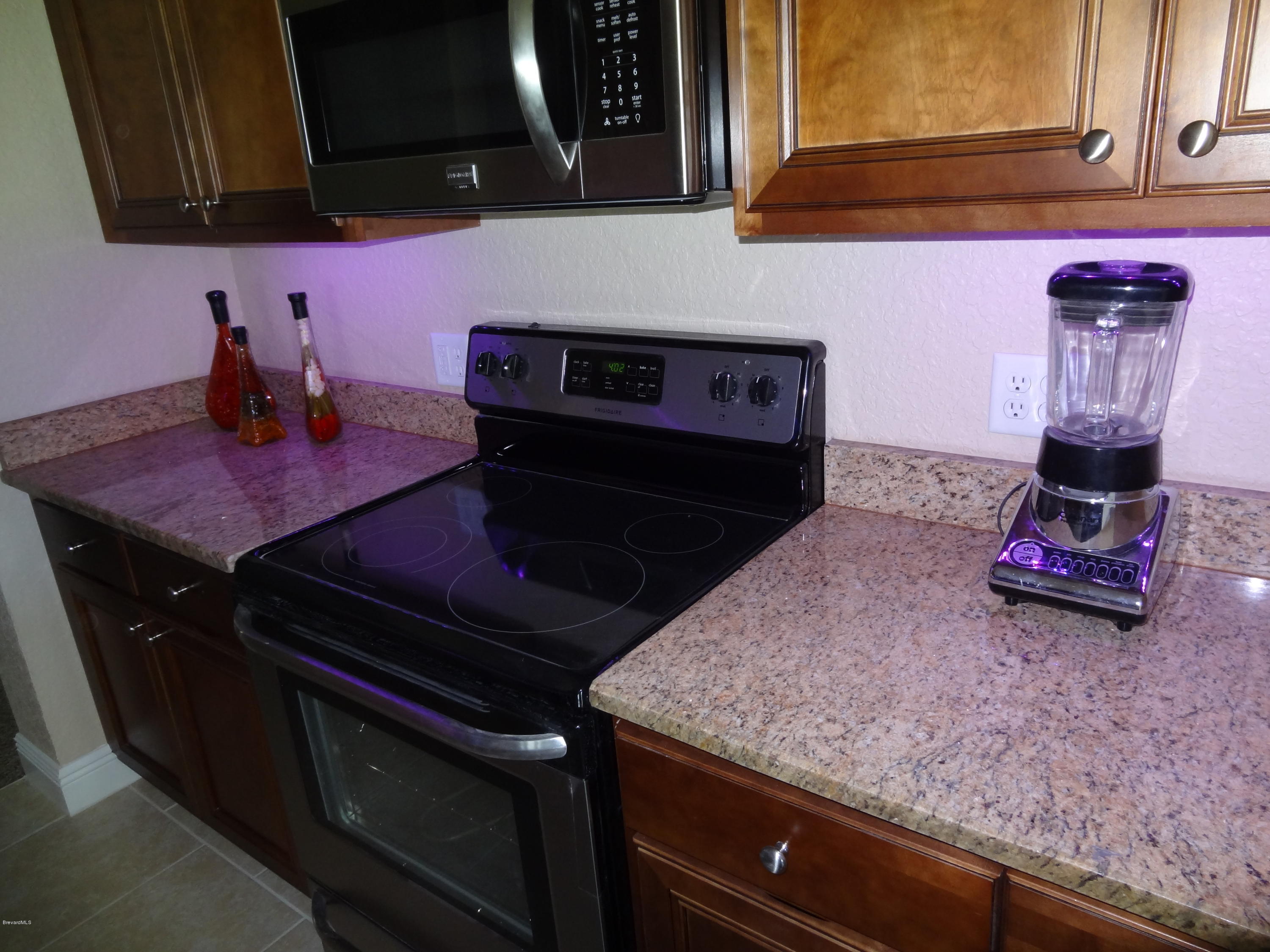 2272 Laden Road Melbourne, FL 32935 - Photo 13 of 39 Colored Undercabinet Lighting