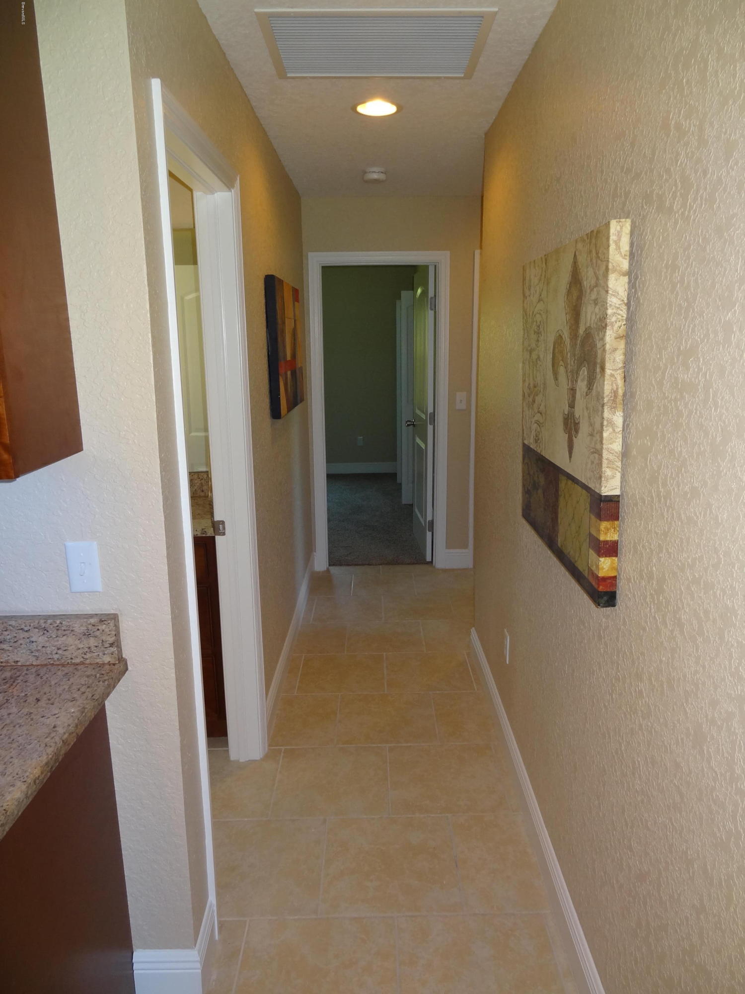 2272 Laden Road Melbourne, FL 32935 - Photo 15 of 39 Hallway