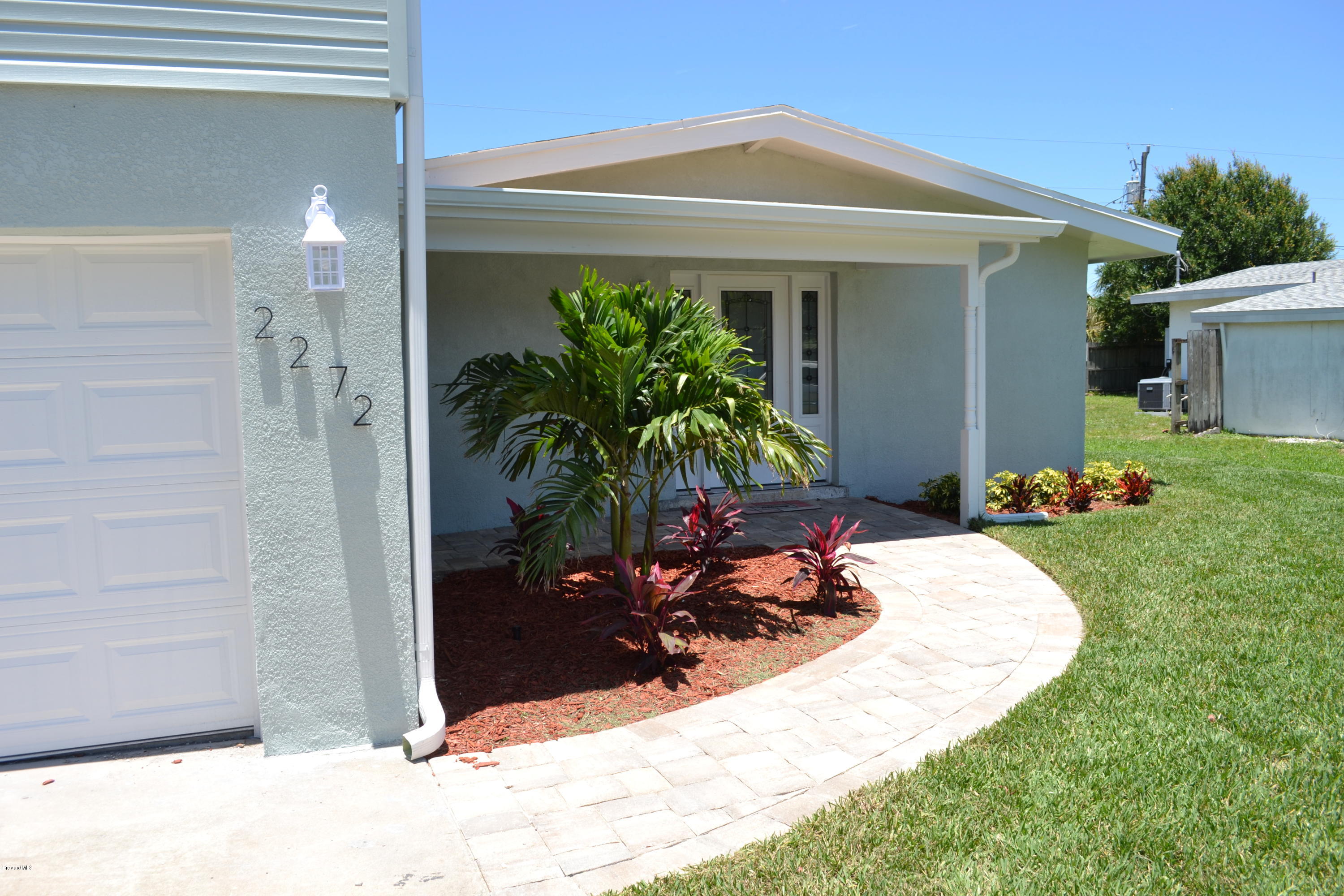 2272 Laden Road Melbourne, FL 32935 - Photo 3 of 39 Pavered Walkway