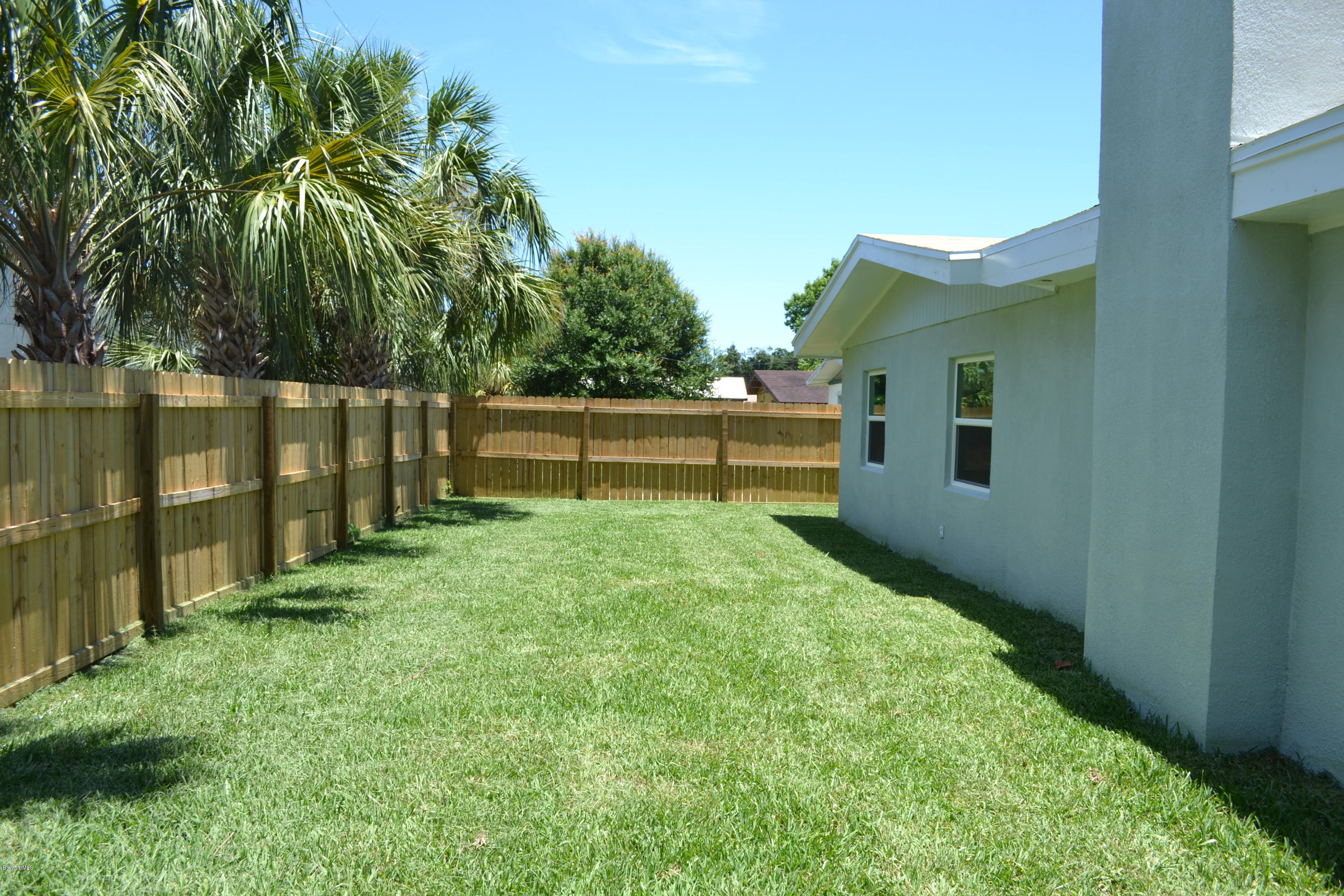 2272 Laden Road Melbourne, FL 32935 - Photo 33 of 39 Back Yard