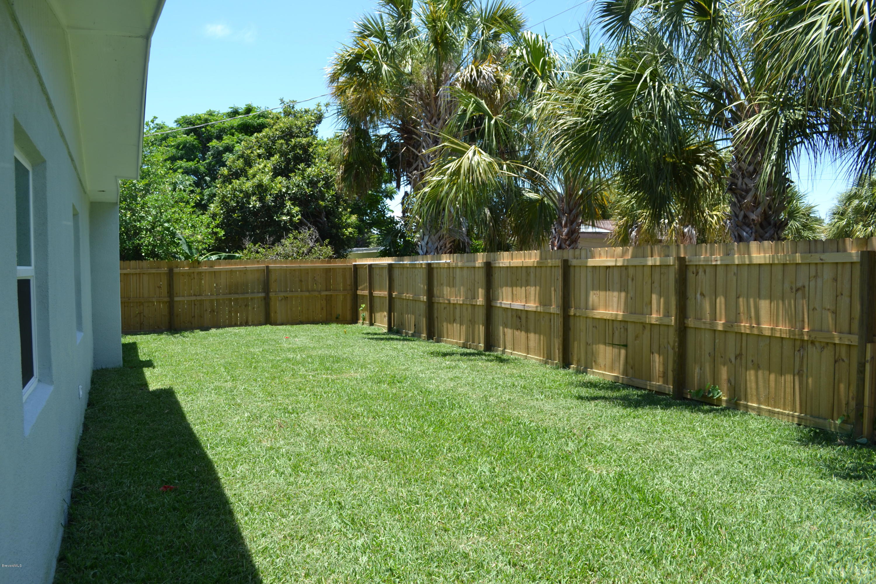 2272 Laden Road Melbourne, FL 32935 - Photo 36 of 39 Back Yard